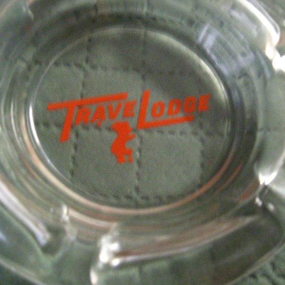 TraveLodge Motel Bear Mascot Logo Vintage Ashtray - Picture 2 of 7